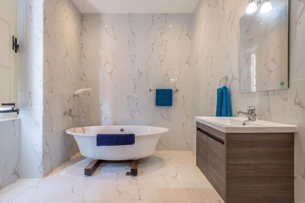 Spacious 4-Bedrooms Townhouse In Tas-Sliema Kültér fotó