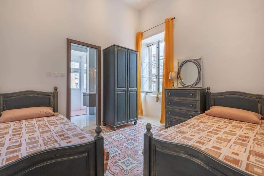 Spacious 4-Bedrooms Townhouse In Tas-Sliema Kültér fotó